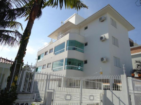 Lindo apartamento, com excelente localização, em Jurerê!